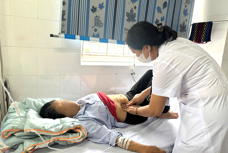 Bất ngờ nguyên nhân gây đau buốt khuỷu tay kéo dài do ấu trùng sán lợn làm tổ